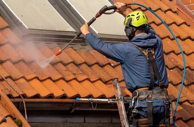 Démoussage et hydrofuge de toiture à Étray